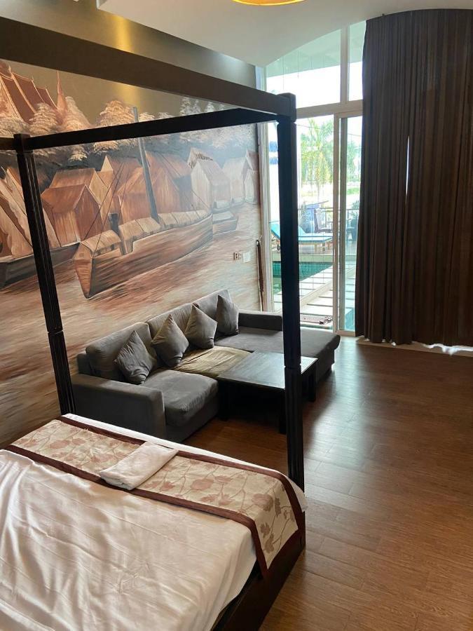 Blue Crystal Boutique Hotel Phnom Penh Exterior photo
